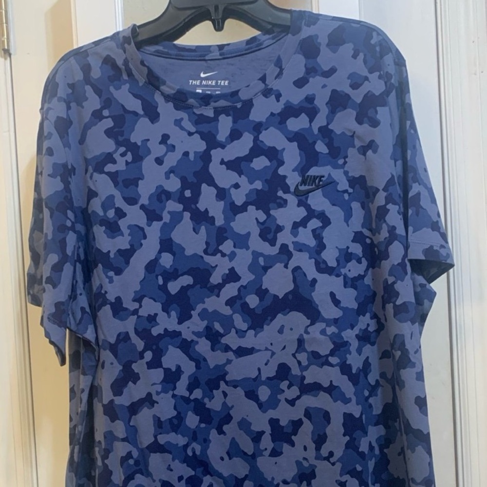 New! “The Nike Tee”. Men’s Dark & Light Blue Camouflage Short Sleeve T-Shirt. 2X